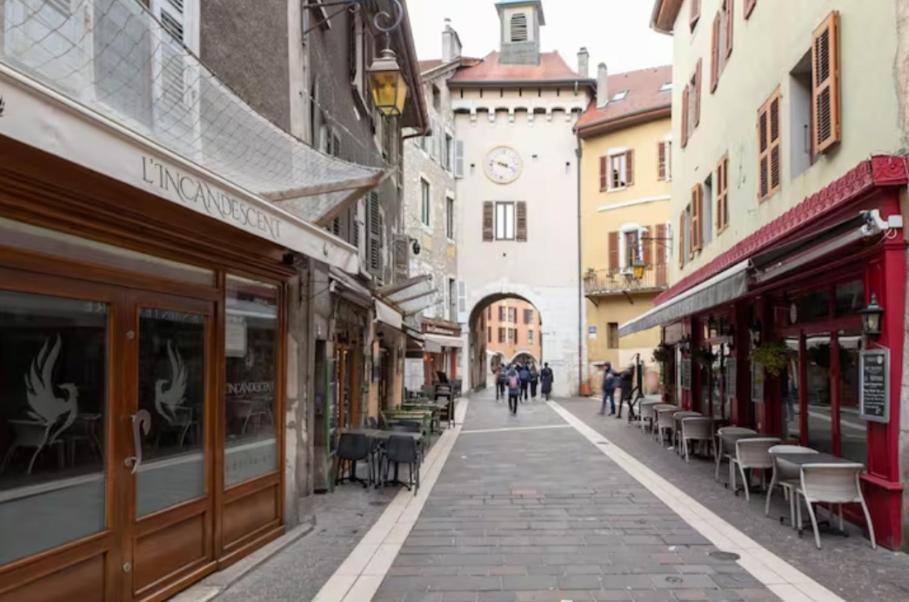 Chalet Charm In The Heart Of The Old Town Annecy Exteriör bild