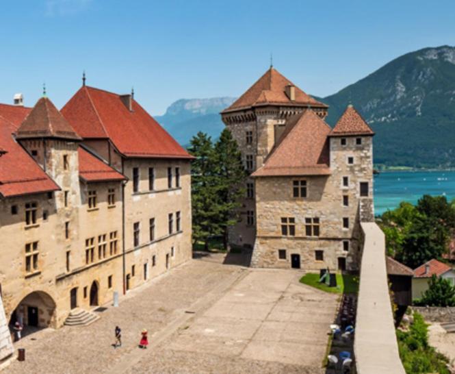 Chalet Charm In The Heart Of The Old Town Annecy Exteriör bild